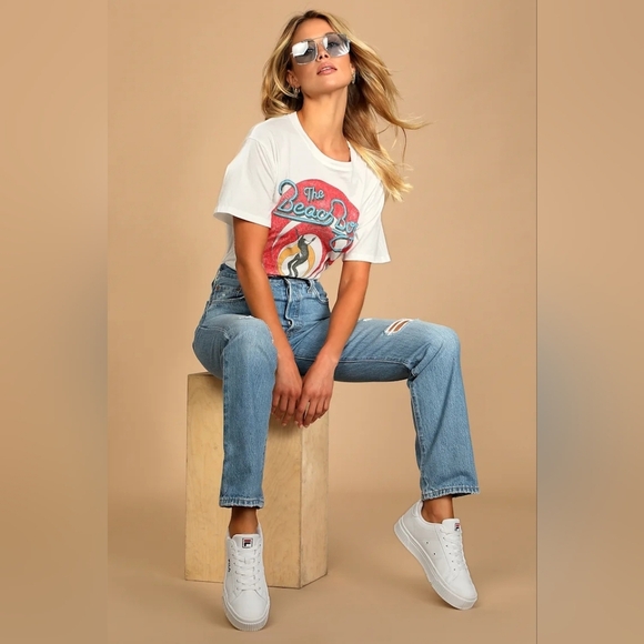 Levi's Women's 501 High Rise Straight Medium Wash Distressed Jeans Size 26x30 - Picture 2 of 8